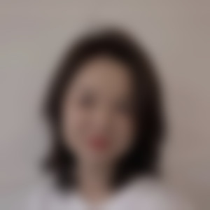 华