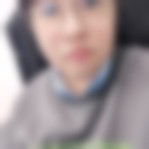 J。
