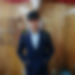 回首相看两生厌